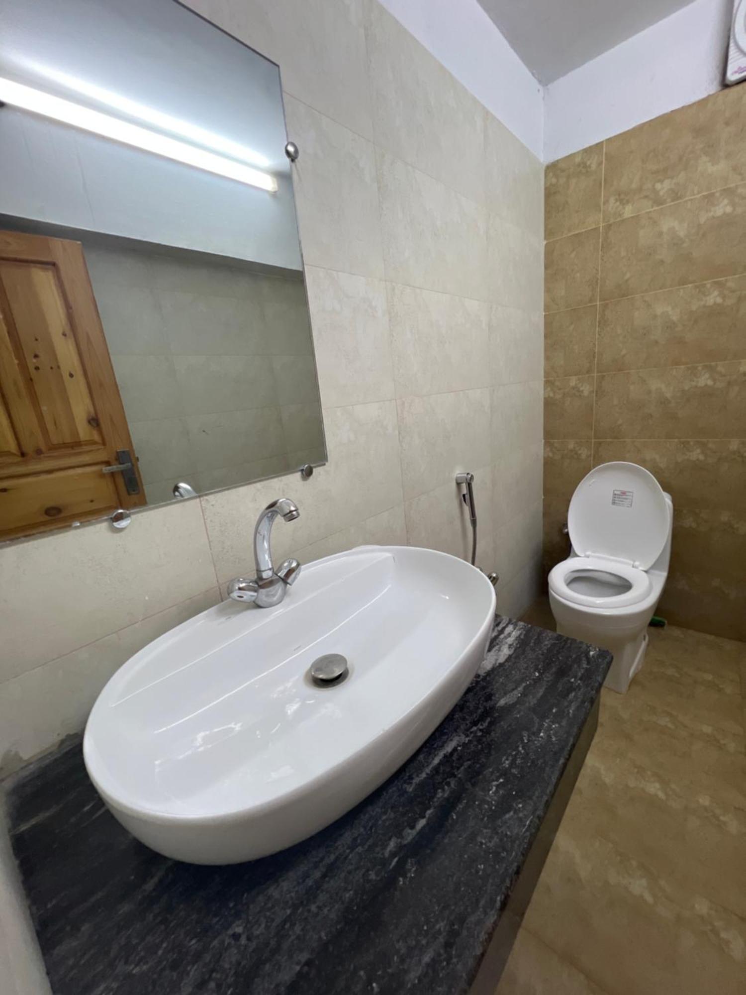 Laca Sa Lodge Opp Canturus Mall 伊斯兰堡 外观 照片
